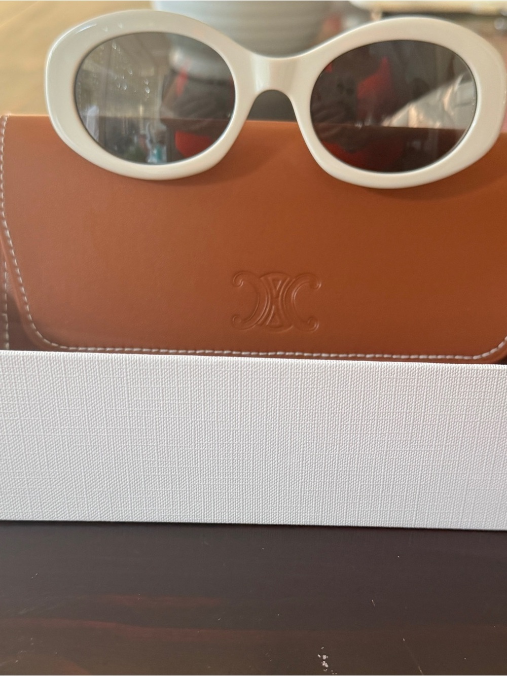 CELINE Paris Triomphe cream/Gold
Sunglasses NIB Full Set
Wristlet storage Case - Picture 7 of 10